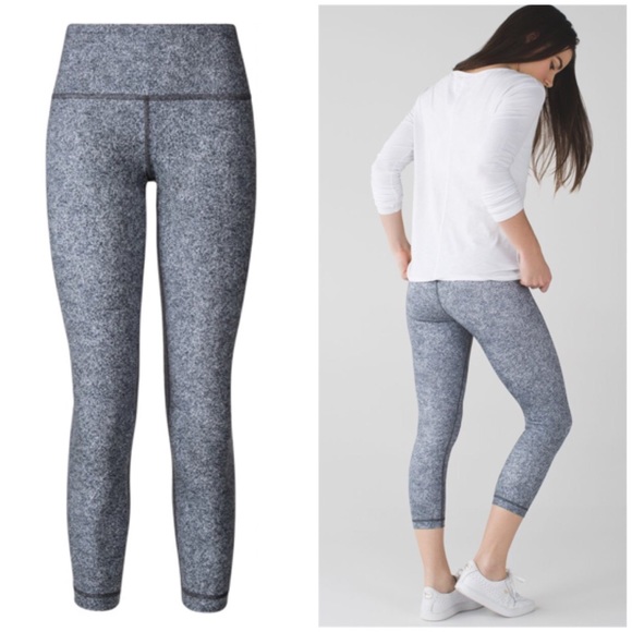 lululemon athletica Pants - Lululemon Wunder Under Crop lll